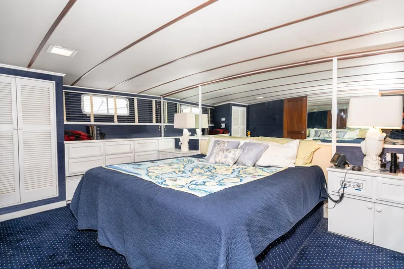 Slide: The Image of McQueen Motoryacht 1980 - 57