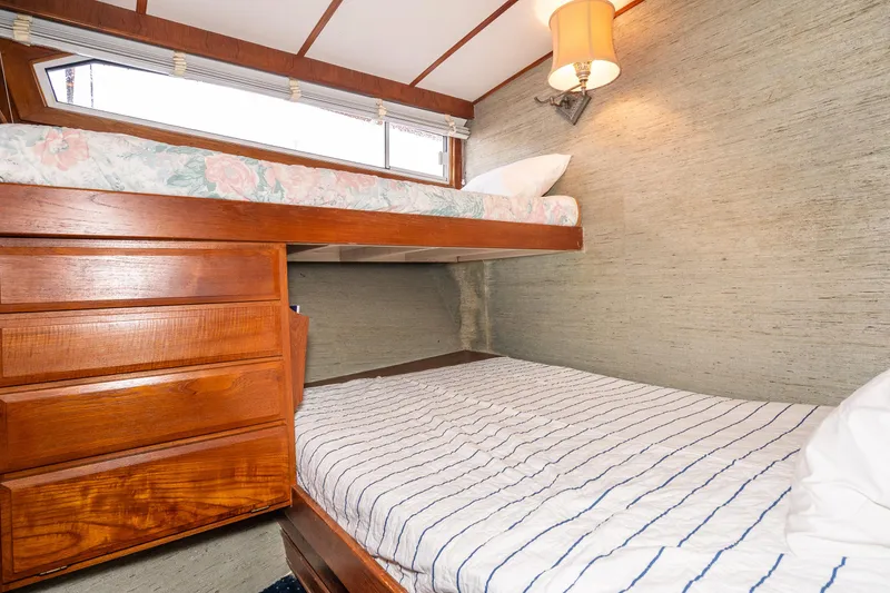 Slide: The Image of McQueen Motoryacht 1980 - 71