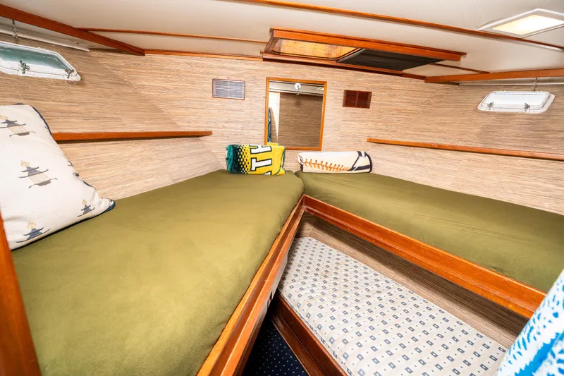 Slide: The Image of McQueen Motoryacht 1980 - 73