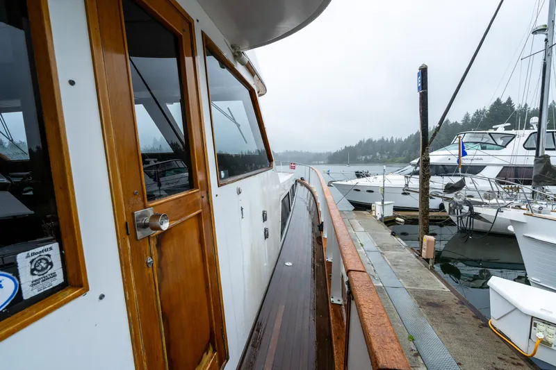 Slide: The Image of McQueen Motoryacht 1980 - 76