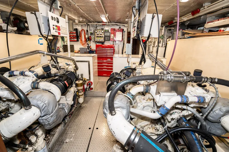 Slide: The Image of McQueen Motoryacht 1980 - 85