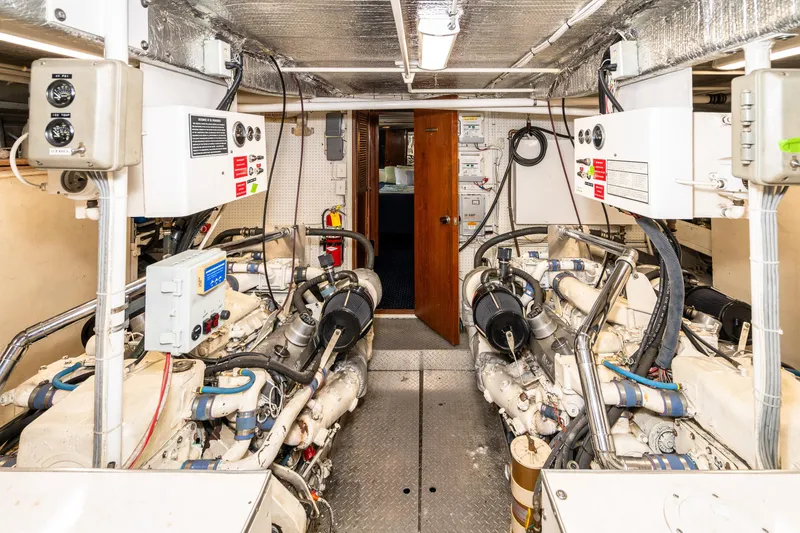 Slide: The Image of McQueen Motoryacht 1980 - 86