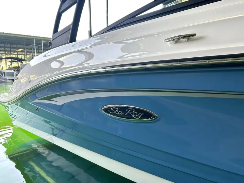 Slide: The Image of Sea Ray SPX 230 2020 - 64