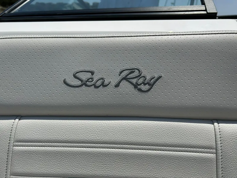 Slide: The Image of Sea Ray SPX 230 2020 - 65