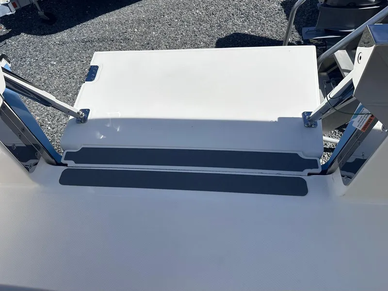 Slide: The Image of Boston Whaler 280 Dauntless 2026 - 34