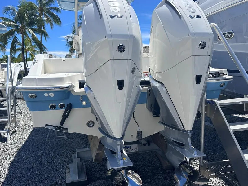 Slide: The Image of Boston Whaler 280 Dauntless 2026 - 39