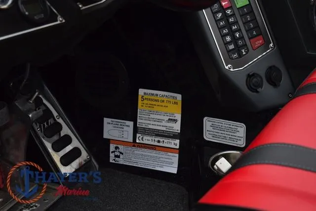 Slide: The Image of Ranger Z521L 2021 - 18