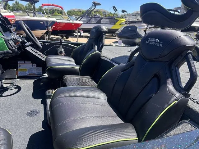 Slide: The Image of Skeeter ZXR20 2022 - 6
