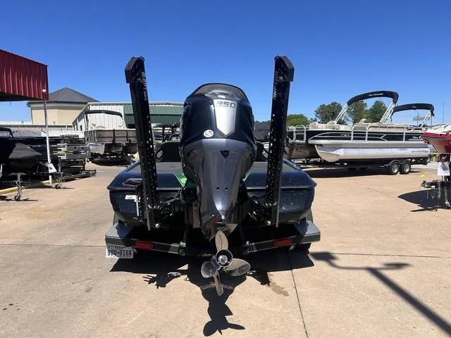 Slide: The Image of Skeeter ZXR20 2022 - 8