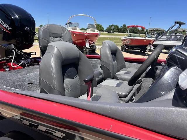 Slide: The Image of Tracker Pro Team 175 TXW 2020 - 10