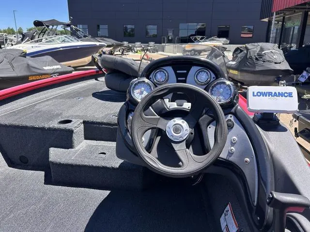 Slide: The Image of Tracker Pro Team 175 TXW 2020 - 8