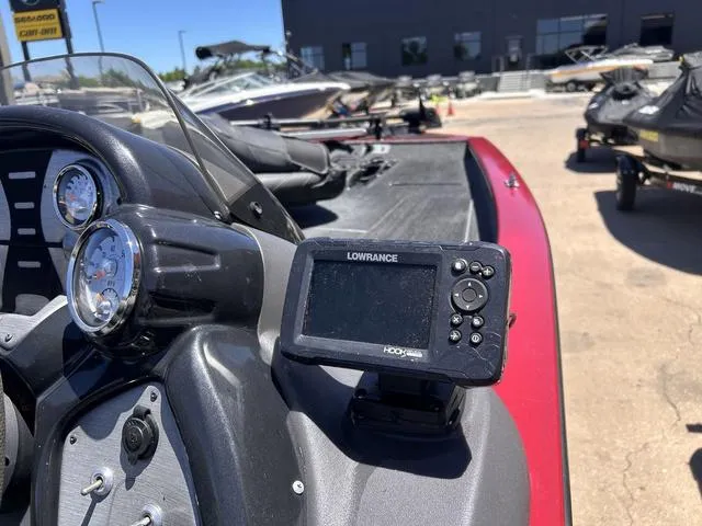 Slide: The Image of Tracker Pro Team 175 TXW 2020 - 9