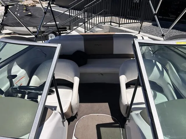 Slide: The Image of Four Winns H180 2008 - 10