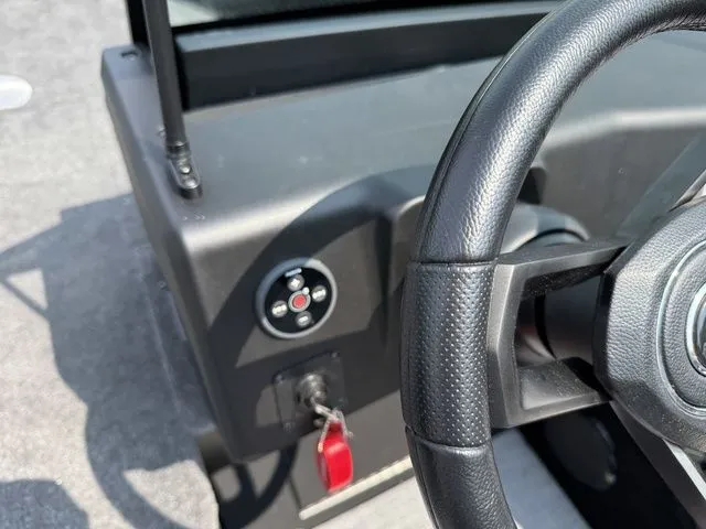 Slide: The Image of Alumacraft Trophy 205X Sport 2025 - 27