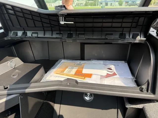 Slide: The Image of Alumacraft Trophy 205X Sport 2025 - 24