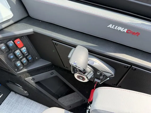 Slide: The Image of Alumacraft Trophy 205X Sport 2025 - 29