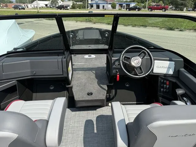 Slide: The Image of Alumacraft Trophy 205X Sport 2025 - 31