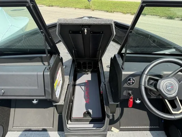 Slide: The Image of Alumacraft Trophy 205X Sport 2025 - 32