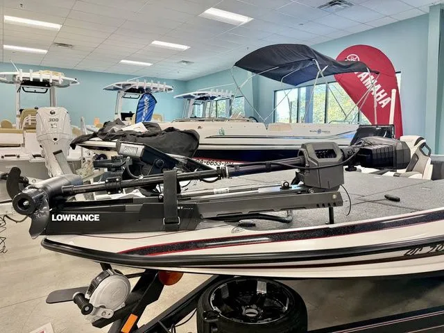 Slide: The Image of Skeeter FXR20 Select 2023 - 10