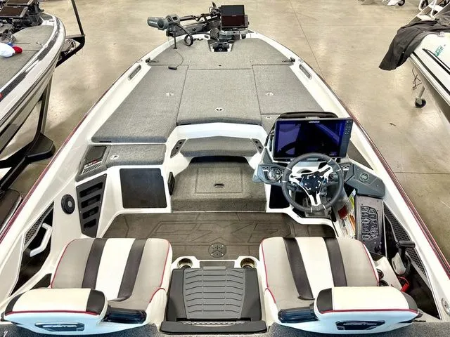 Slide: The Image of Skeeter FXR20 Select 2023 - 2