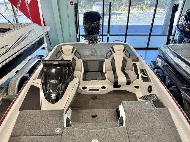 Slide: The Image of Skeeter FXR20 Select 2023 - 4