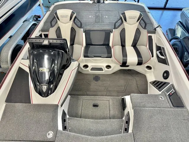 Slide: The Image of Skeeter FXR20 Select 2023 - 5