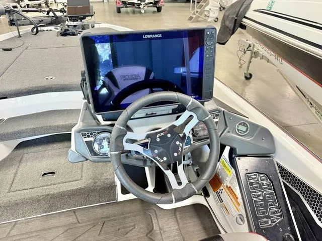 Slide: The Image of Skeeter FXR20 Select 2023 - 8