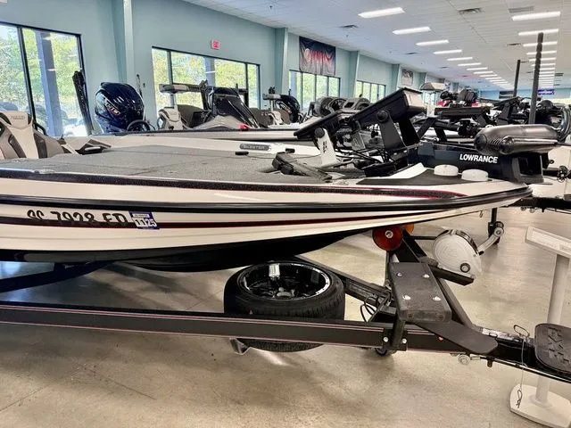 Slide: The Image of Skeeter FXR20 Select 2023 - 9