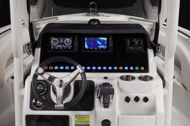 Slide: The Image of Finseeker 220 CC 2023 - 10