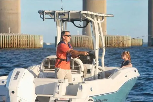 Slide: The Image of Finseeker 220 CC 2023 - 11