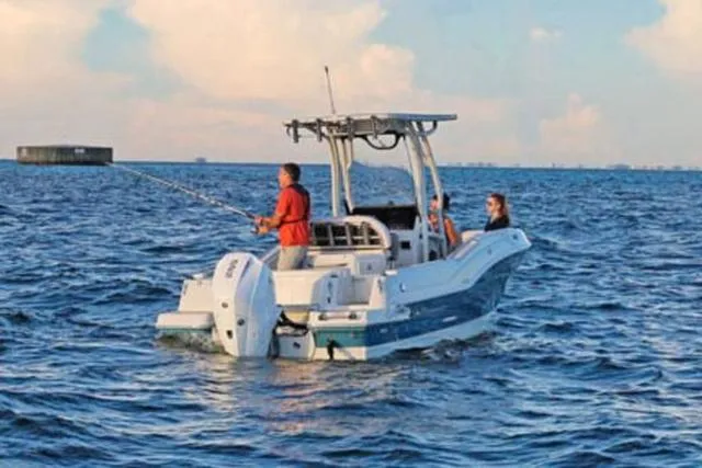 Slide: The Image of Finseeker 220 CC 2023 - 12