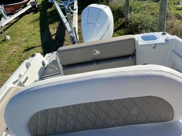 Slide: The Image of Finseeker 220 CC 2023 - 14