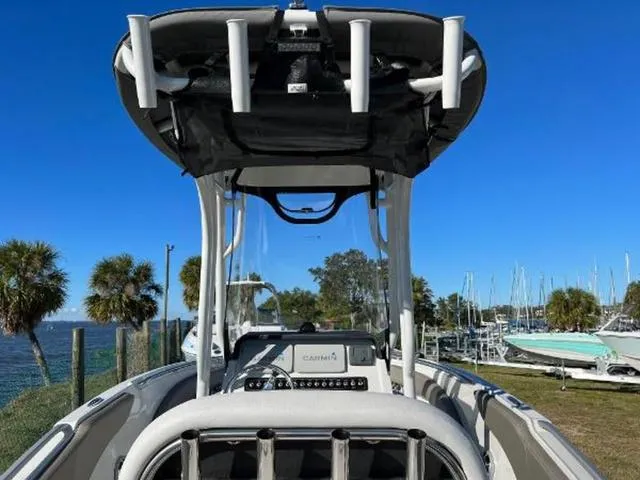 Slide: The Image of Finseeker 220 CC 2023 - 16