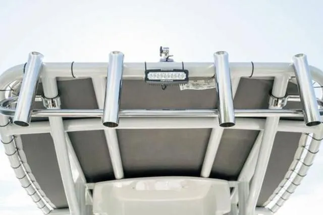 Slide: The Image of Finseeker 220 CC 2023 - 5