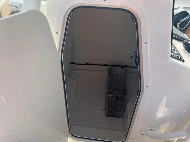 Slide: The Image of Sea Born LX22 2024 - 14