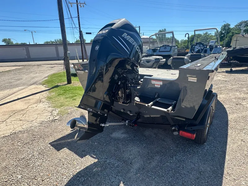 Slide: The Image of 2018 Tracker Targa V-19 WT 40th Anniversary Edition boat with Mercury outboard motor. - 11