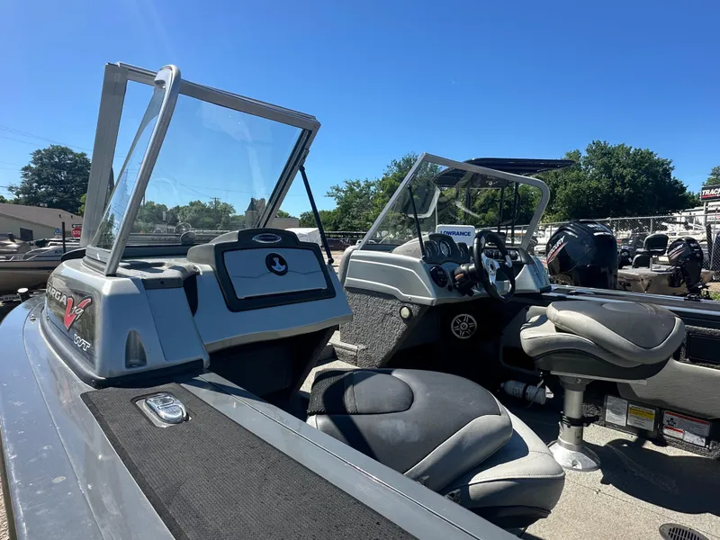 Slide: The Image of 2018 Tracker Targa V-19 WT 40th Anniversary Edition boat with dual consoles and seating. - 5