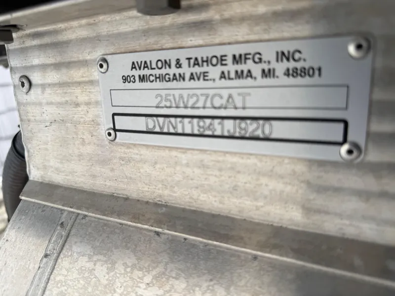 Slide: The Image of Metal identification plate on a 2020 Avalon 2585 Catalina Rear Fish Tri-toon boat. - 25