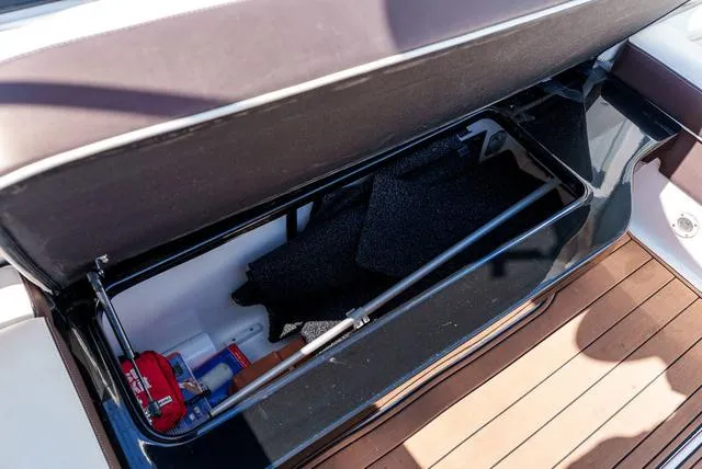 Slide: The Image of Regal 2800 BR 2015 - 13