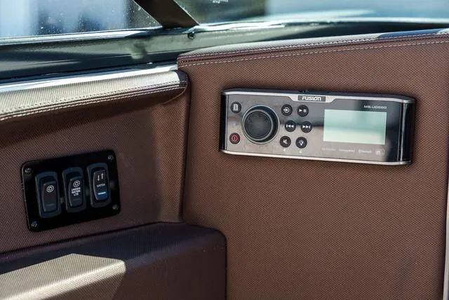 Slide: The Image of Regal 2800 BR 2015 - 18