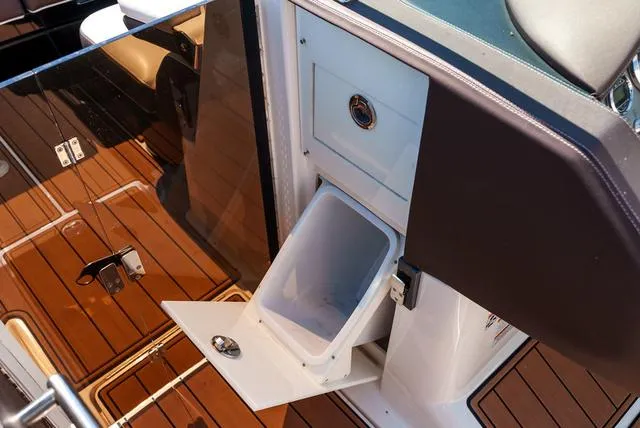 Slide: The Image of Regal 2800 BR 2015 - 24