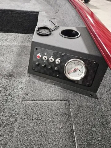 Slide: The Image of Tracker Super Guide V-16 TILLER 2025 - 8