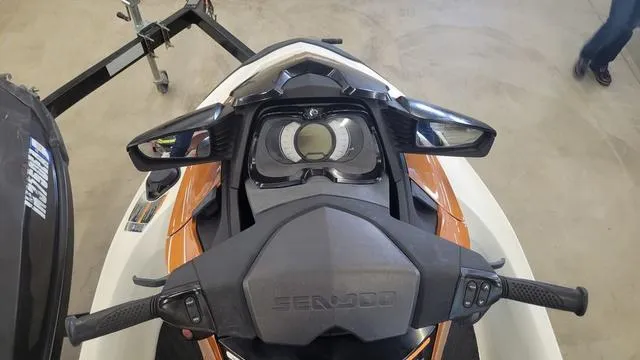 Slide: The Image of Sea-Doo GTX 2014 - 3