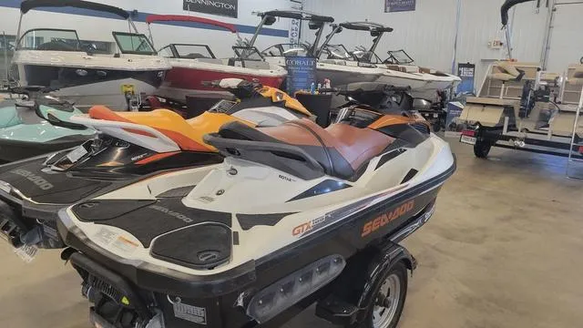 Slide: The Image of Sea-Doo GTX 2014 - 6