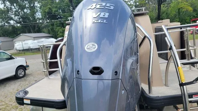 Slide: The Image of Godfrey AquaPatio 275 CBE iMPACT with 29 in. Center Tube 2023 - 11