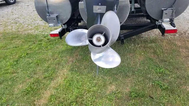 Slide: The Image of Godfrey AquaPatio 275 CBE iMPACT with 29 in. Center Tube 2023 - 12