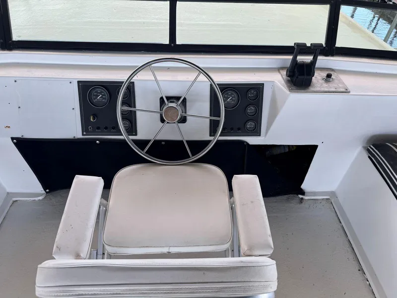 Slide: The Image of Stardust Cruisers 18 X 80 Houseboat 1986 - 60