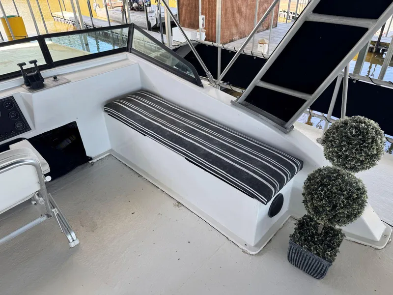 Slide: The Image of Stardust Cruisers 18 X 80 Houseboat 1986 - 61