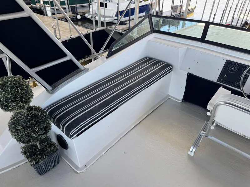 Slide: The Image of Stardust Cruisers 18 X 80 Houseboat 1986 - 62