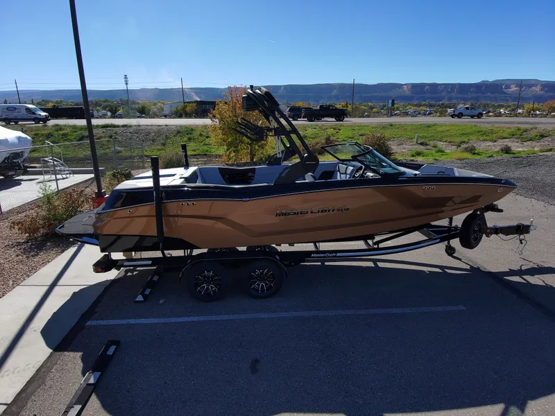 Slide: The Image of MasterCraft NXT24 2026 - 6